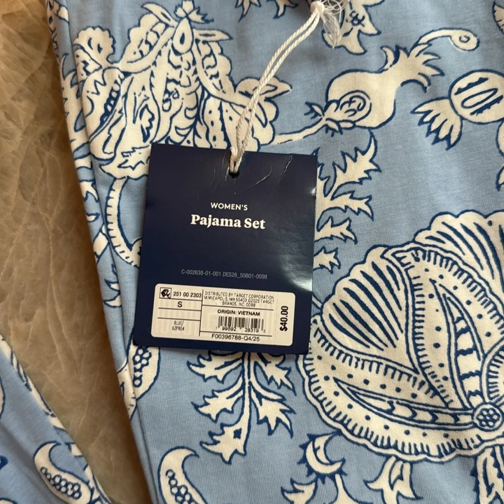 Brand new roller rabbit pajamas - Picture 3 of 4